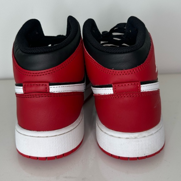 Nike Air Jordan 1 Mid GS Sneakers Black/Gym Red/White Boys Size 7 Youth - Picture 6 of 11